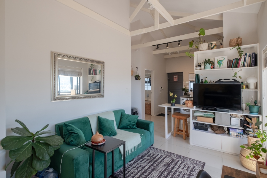 1 Bedroom Property for Sale in Vredehoek Western Cape